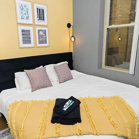 Modern 2br Retreat Near United Center * Chicago