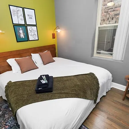 Stylish 2br Near United Center & Mrt Chicago