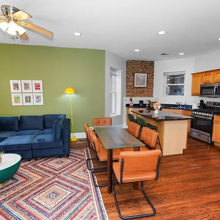 King Bed 6br With Pool Table Sleeps 16 Near Humboldt Park Apartment