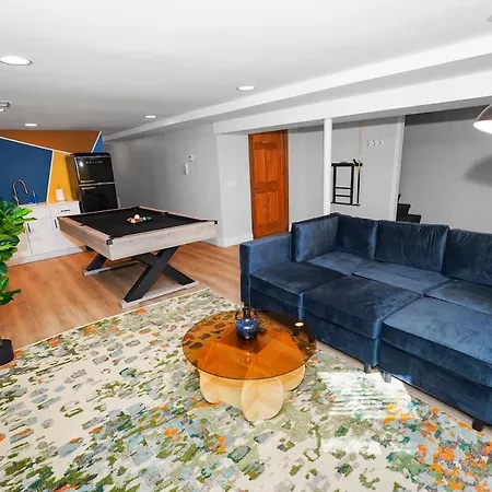 King Bed 6br With Pool Table Sleeps 16 Near Humboldt Park * Chicago