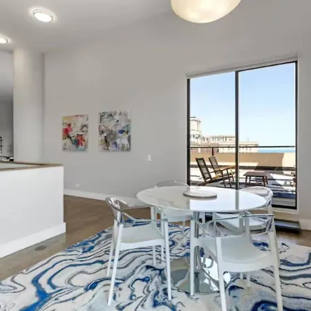 Lux Dtown Penthouses 9bd-9ba Sleep 25 Parking, Pool, Gym
