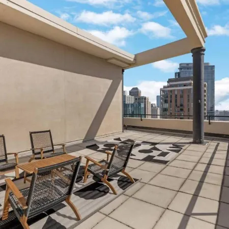 Lux Dtown Penthouses 9bd-9ba Sleep 25 Parking, Pool, Gym Chicago