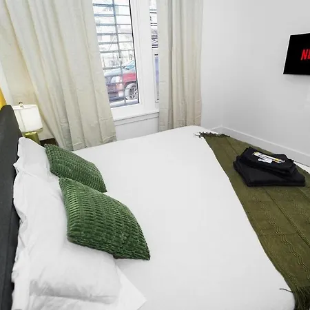 3br King Beds Sleeps 8 Near Humboldt Park Apartment Chicago