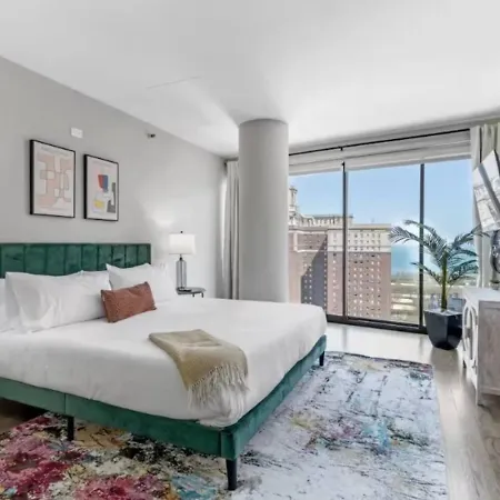 Lux Dtown Penthouses 9bd-9ba Sleep 25 Parking, Pool, Gym Apartment *