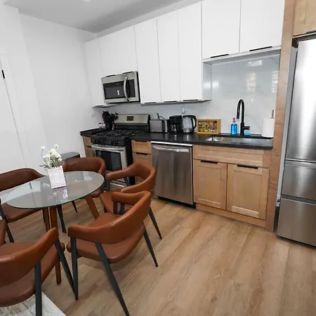 Apartment 3br King Beds Sleeps 8 Near Humboldt Park *