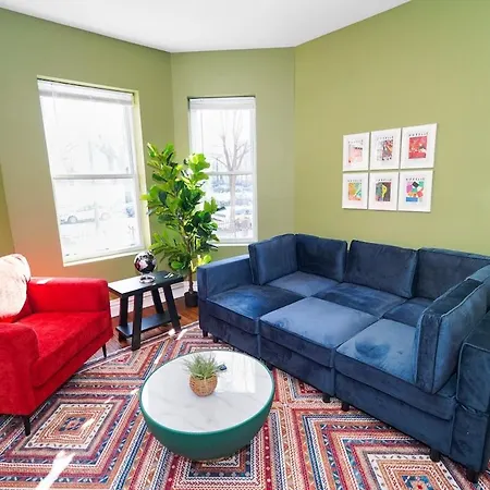 King Bed 6br With Pool Table Sleeps 16 Near Humboldt Park Chicago