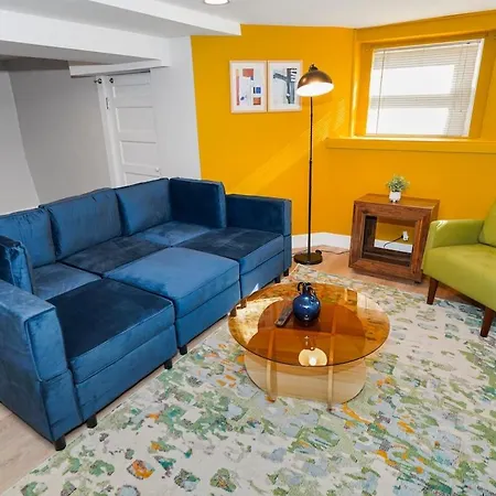 Apartment King Bed 6br With Pool Table Sleeps 16 Near Humboldt Park Chicago
