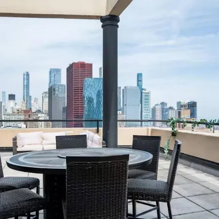 Apartment Lux Dtown Penthouses 9bd-9ba Sleep 25 Parking, Pool, Gym Chicago