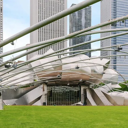 Apartment Livn Millennium Park Downtown Prem