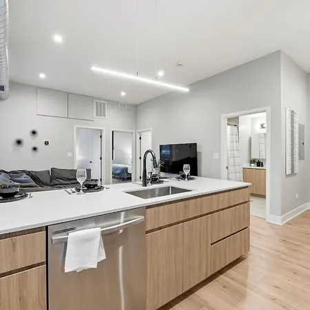 Edgewater With Free Parking Gym Modern Living
