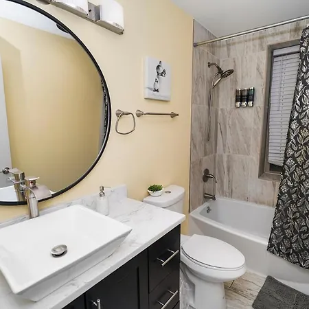 Cozy 2br Unit Near Garfield Park & United Center *