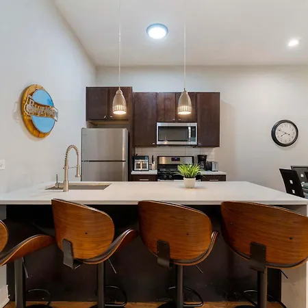 4br 3ba Pilsen Retreat - 10 Min From Downtown Apartment Chicago