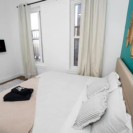 3br King Beds Sleeps 8 Near Humboldt Park Apartment Chicago