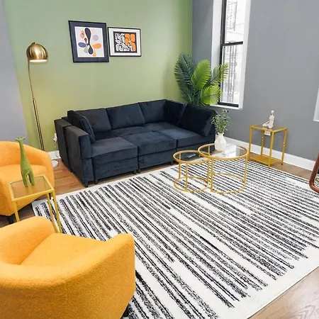 Modern 2br Retreat Near United Center