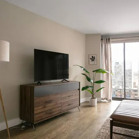Lux Dtown Penthouses 9bd-9ba Sleep 25 Parking, Pool, Gym Apartment *