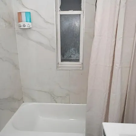 3br King Beds Sleeps 8 Near Humboldt Park *