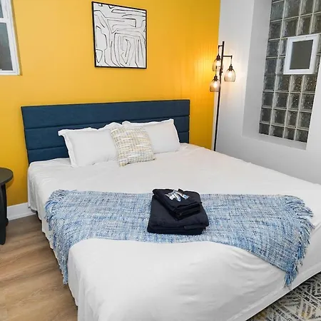 King Bed 6br With Pool Table Sleeps 16 Near Humboldt Park Apartment Chicago