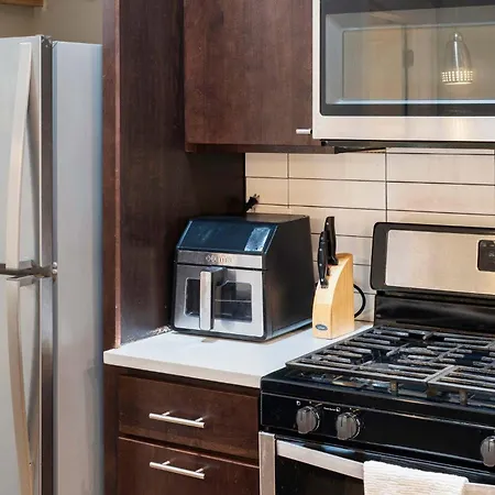 4br 3ba Pilsen Retreat - 10 Min From Downtown Chicago