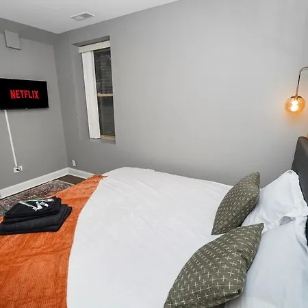Apartment Cozy 2br Unit Near Garfield Park & United Center Chicago