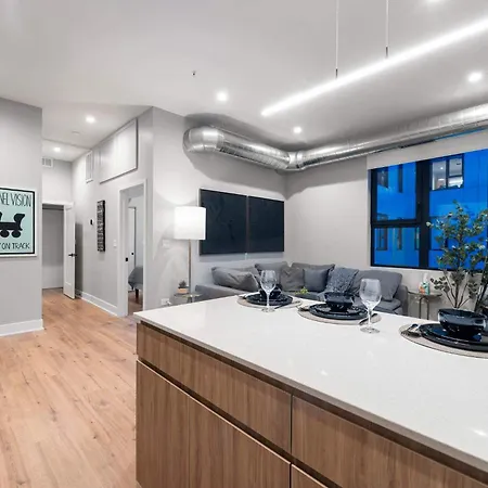 Steps From The Edgewater Modern 2bd 2ba Chicago