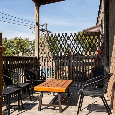 Flexhome Ukrainian Village 2br - Private Balcony & Walkable Location Apartment Chicago