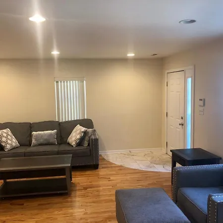 Apartment Spacious 2br Near Univ Of Away From *