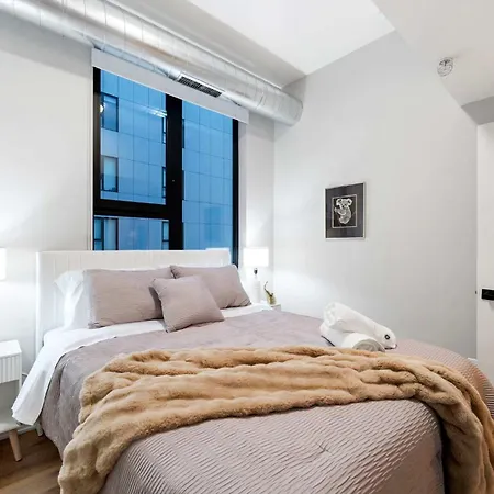 Steps From The Edgewater Modern 2bd 2ba Apartment Chicago