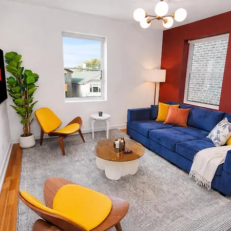 Modern 4br Pilsen Retreat Near Illinois Medical District & Downtown Apartment *