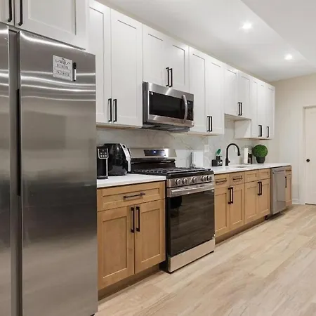 Modern 3br Near United Center Chicago