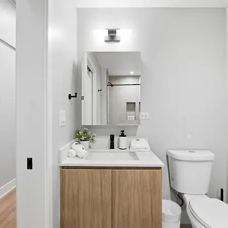 Comfy - Gym Free Parking & Modern Amenities Apartment *