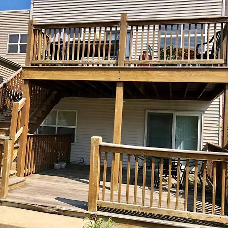 Spacious 2br Near Univ Of Away From Apartment Chicago
