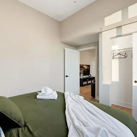 Edgewater With Free Parking Gym Modern Living Chicago