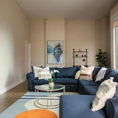 Lux Dtown Penthouses 9bd-9ba Sleep 25 Parking, Pool, Gym * Chicago