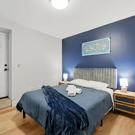 4br 3ba Pilsen Retreat - 10 Min From Downtown Apartment