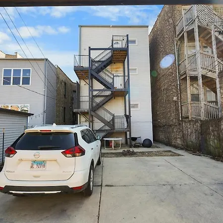 King Bed 6br With Pool Table Sleeps 16 Near Humboldt Park *