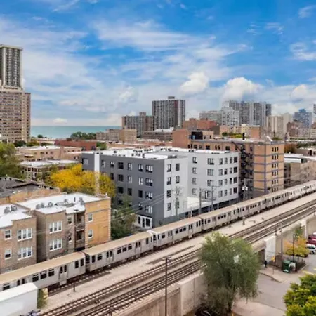 Steps From The Edgewater Modern 2bd 2ba Apartment