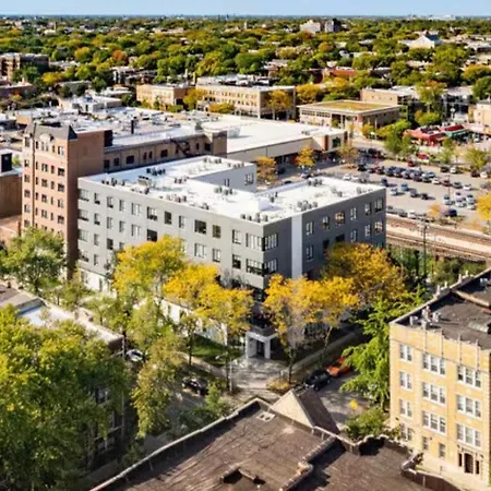 Apartment Steps From The Edgewater Modern 2bd 2ba