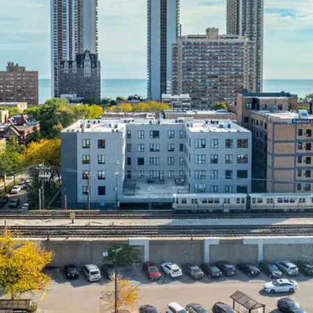 Apartment Comfy - Gym Free Parking & Modern Amenities *