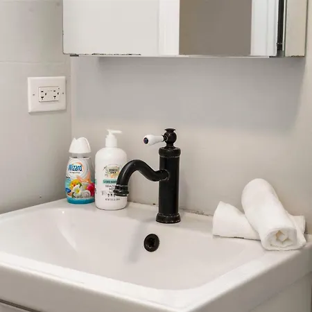 4br 3ba Pilsen Retreat - 10 Min From Downtown Chicago