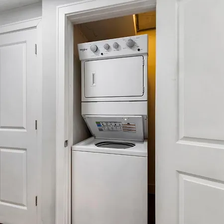 4br 3ba Pilsen Retreat - 10 Min From Downtown