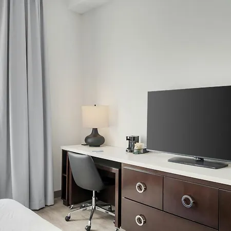 Hotel Fairfield And Downtown/ Magnificent Mile