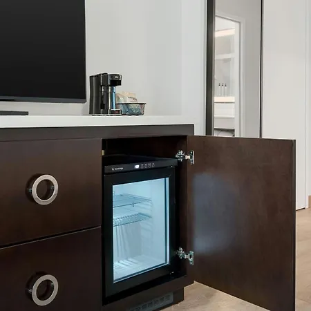 Hotel Fairfield And Downtown/ Magnificent Mile 3*