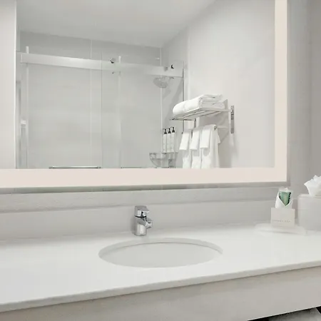 Hotel Fairfield And Downtown/ Magnificent Mile 3*