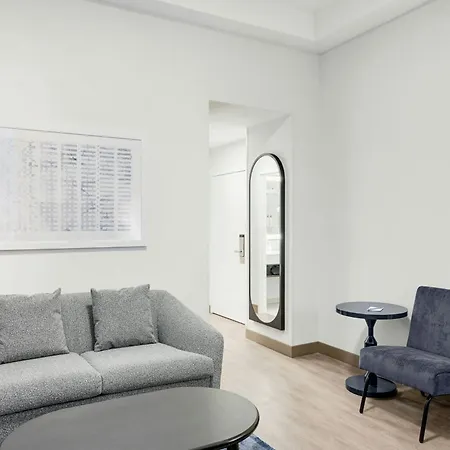 Fairfield And Downtown/ Magnificent Mile 3*