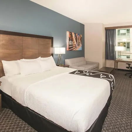 La Quinta & By Wyndham Downtown