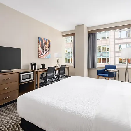 Hotel La Quinta & By Wyndham Downtown