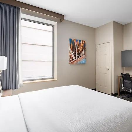 Hotel La Quinta & By Wyndham Downtown 3*