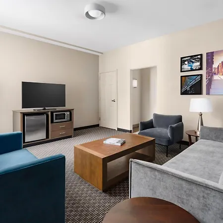La Quinta & By Wyndham Downtown 3*