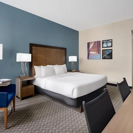Hotel La Quinta & By Wyndham Downtown