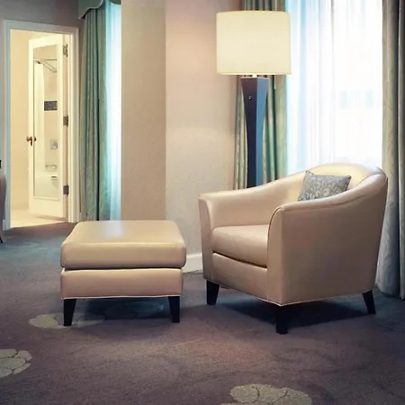 The Palmer House Hilton 4*